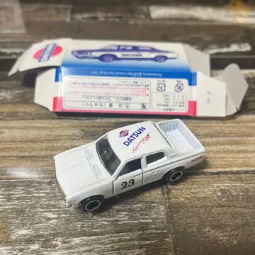 토미카 닷선 트럭 피크