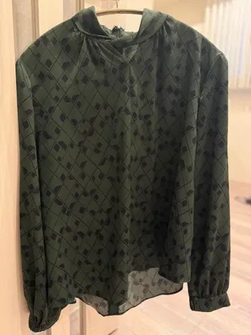 스트로베리 필드 블라우스