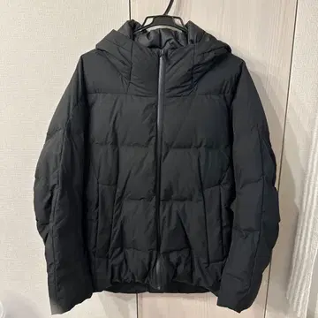 블랙 다운 자켓 L 사이즈 후드 부착