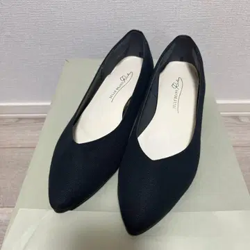 블랙 스틸레토 플랫슈즈