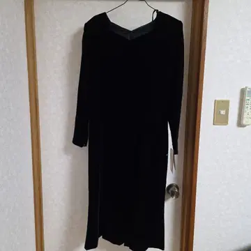 새상품 블랙 벨벳 원피스