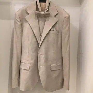 베이지 턱시도 자켓 베스트 나비 넥타이