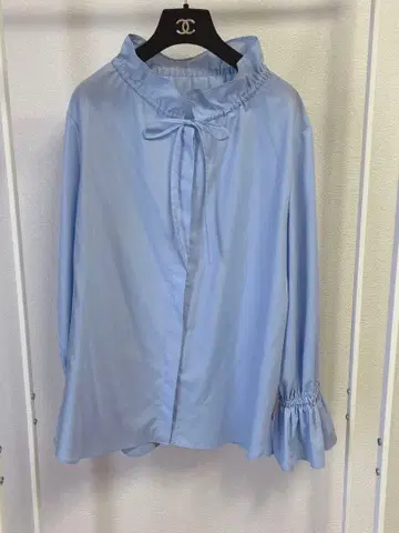 UNITED ARROWS 프릴 칼라 플레어 슬리브 블라우스