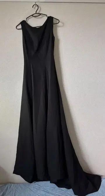 블랙 롱 드레스 V넥