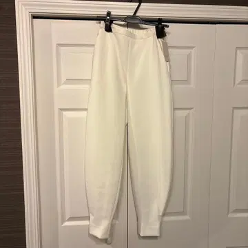 LE PHIL 화이트 타이트 팬츠