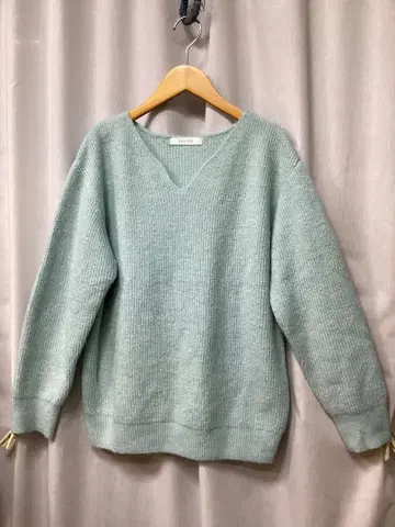 최종 가격 인하 새상품급 두클라쎄 니트 1