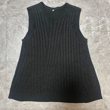 블랙 케이블 짜임 슬리브리스 M g7