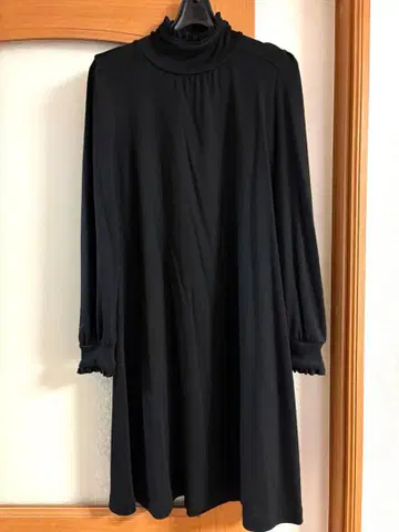 거의 미사용 페이턴 플레이스 터틀넥 긴팔 튜닉 원피스