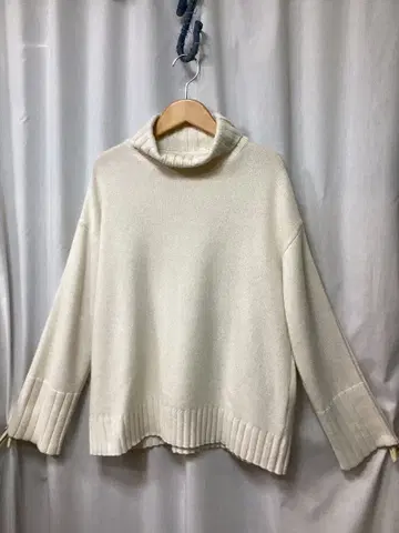 최종 가격 인하 새상품급 두클라쎄 니트 2