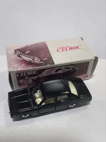 토미카 닛산 세드릭 2800SGL