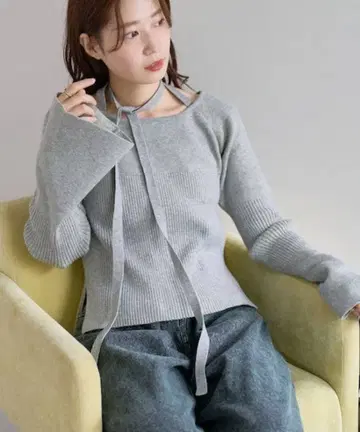 Kastane 보타이 배색 리브 니트 그레이