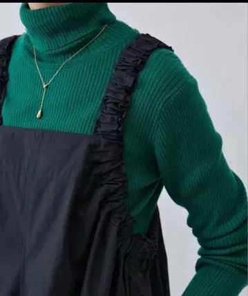 거의 미사용 비어즐리 리브 터틀넥 니트 그린 정가 18,700