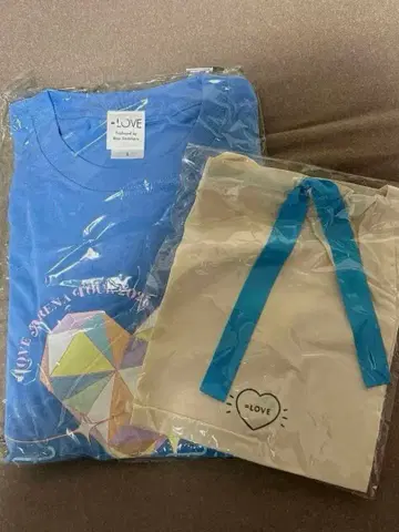 =LOVE 아레나 투어 2025 프레티켓 T셔츠 후쿠오카