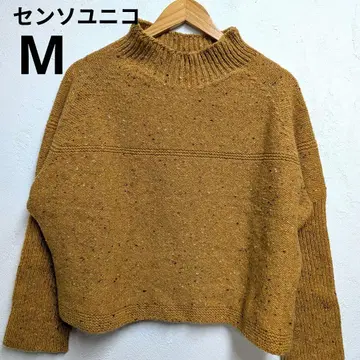 1회 착용 센소유니코 38 사이즈 하이넥 니트 스웨터