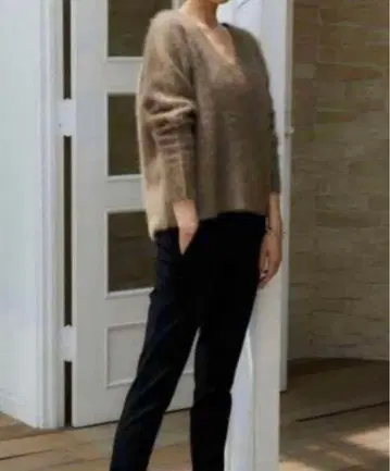 팔린카 헤어리 니트 울 100 V넥