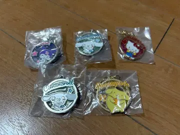 산리오 캐릭터즈 반짝이는 투명 메탈 참