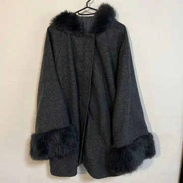 그레이 퍼 판초 케이프 코트