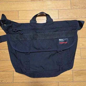 마가렛호웰 브리핑 콜라보 메신저 백