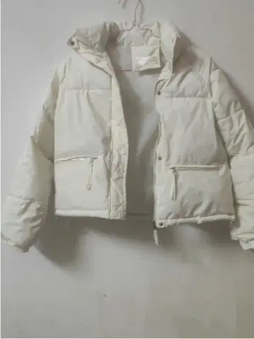 심플한 화이트 다운 자켓 M 사이즈