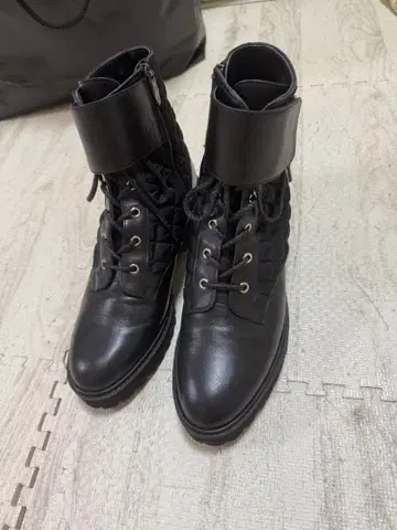 다이애나 레이스업 퀼팅 숏부츠