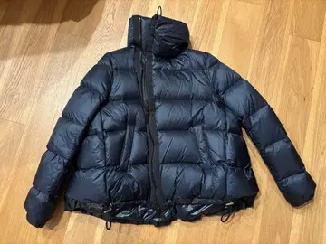 SACAI 네이비 다운 자켓