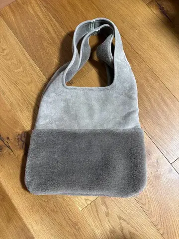 그레이 스웨이드 숄더백 북유럽 생활 잡화점