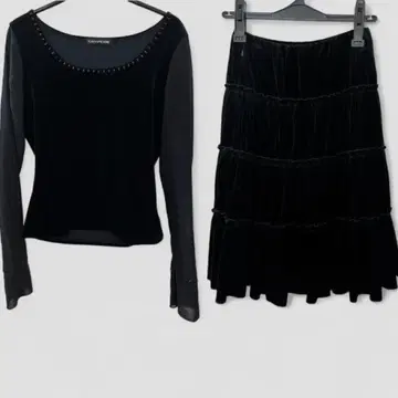 폭시 NY 벨로아 비쥬 부착 셋업 사이즈 38 블랙