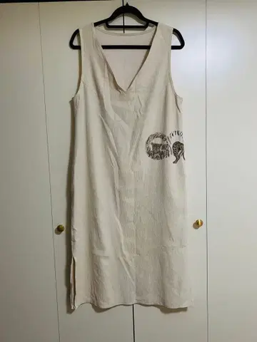 이타리야 슬리브리스 무릎 기장 원피스 레오파드