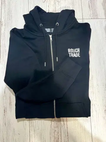 새상품급 ROUCH TRADE 블랙 후드티 M 사이즈