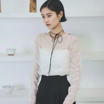 [25 출시] AIC. 흐릿한 도트 튤 개더 상의