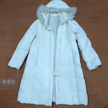 화이트 후드 부착 롱 다운 자켓