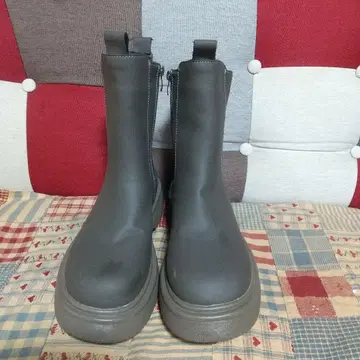 그레이 통굽 부츠