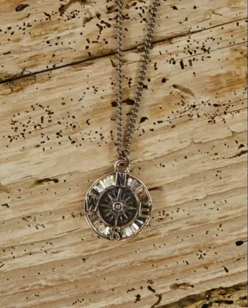 LH ADVENTURE LION HEART 나침반 목걸이