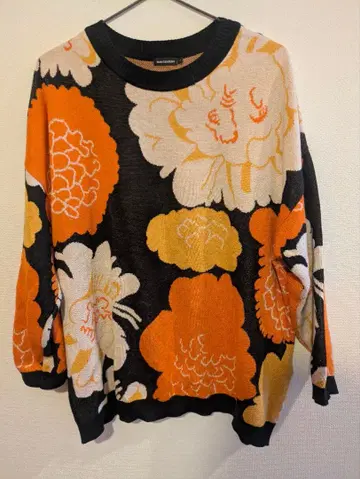 marimekko 꽃무늬 긴팔 니트