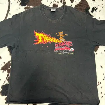 THRASHER 프레임 그래픽 T셔츠