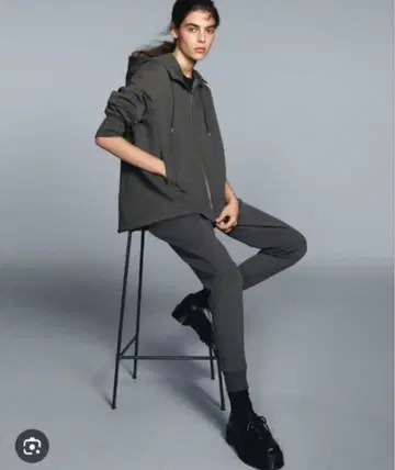 유니클로 +J 드라이 맨투맨 풀 집업 후드티 & 팬츠 셋업 M