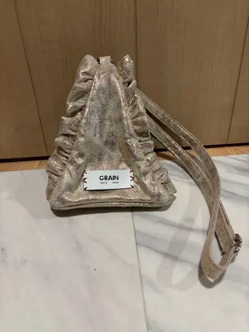 새상품급 GRAIN TOKYO PARIS 프릴 디자인 숄더백