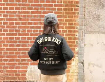 GO! GO! KIKI 마녀 배달부 키키 스타디움 점퍼 GBL