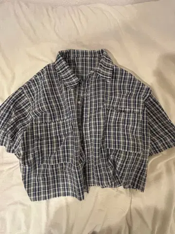 크롭 기장 체크 무늬 오버사이즈 반팔 셔츠