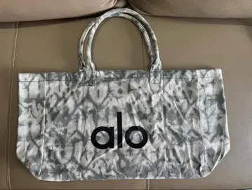 alo 타이다이 패턴 토트백