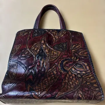 조각 꽃무늬 다크 레드 토트백