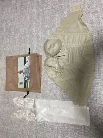 BRIDAL BEAUTE 백 리스 뷔스티에 & 장갑