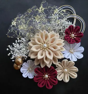 No.19 츠마미자이쿠 머리 장식 화이트 베이지 심홍