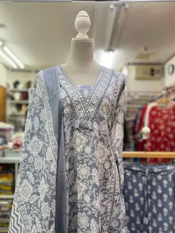 쿠르타, 팬츠와 숄 (3세트)