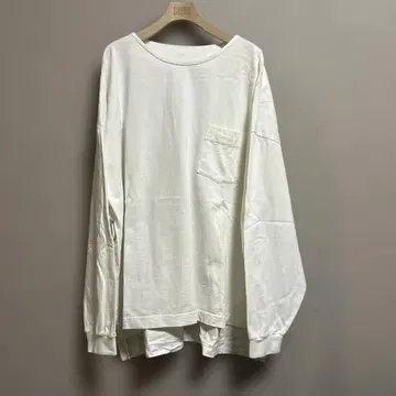 오디언스 오버 사이즈 포켓 부착 롱 슬리브 티셔츠