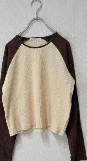 M 사이즈 베이지 브라운 바이컬러 긴팔