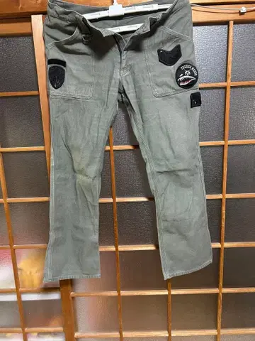 roar 카키 패치 부착 워크 팬츠