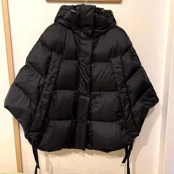 TATRAS 블랙 후드 부착 다운 어린이 포옹에 최적!