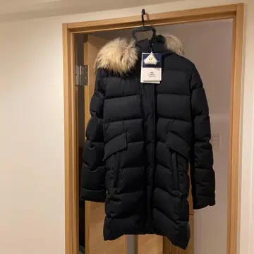 피레넥스 퍼 달린 롱 다운 자켓 블랙