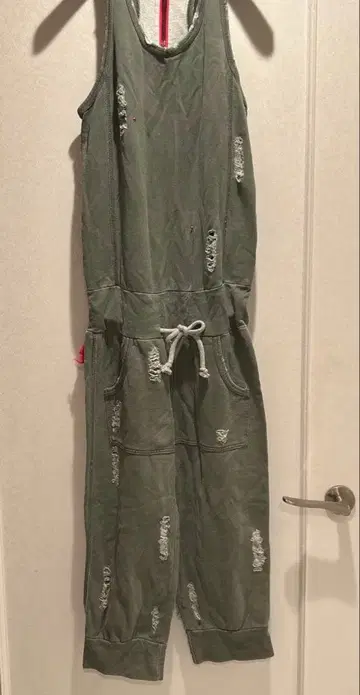 올리브 그린 데미지 가공 올인원